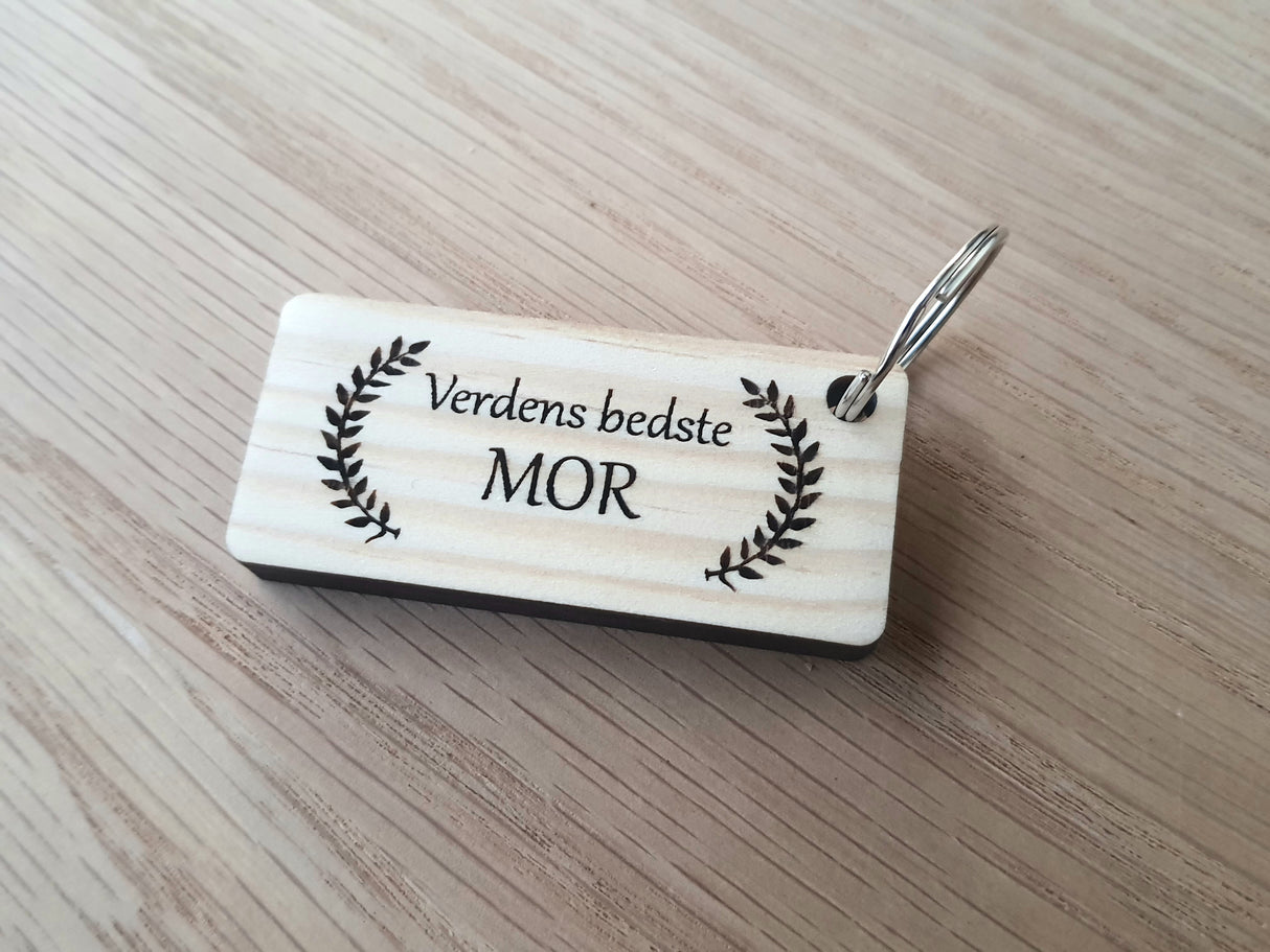 Nøglering i valnøddetræ - Verdens bedste mor - gave til Mor