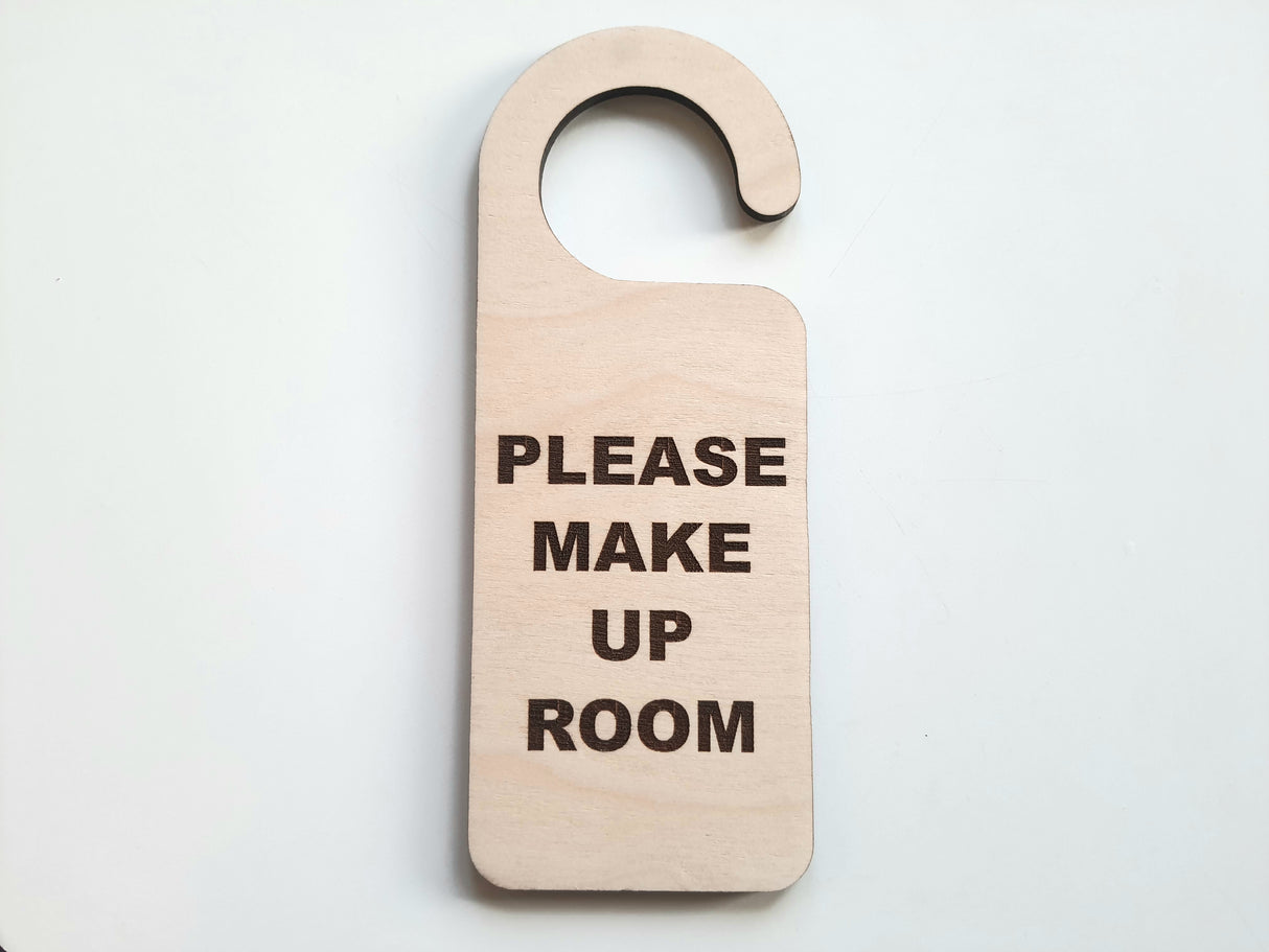Please make up room - Dørhænger i træ for hotel, Airbnb osv.