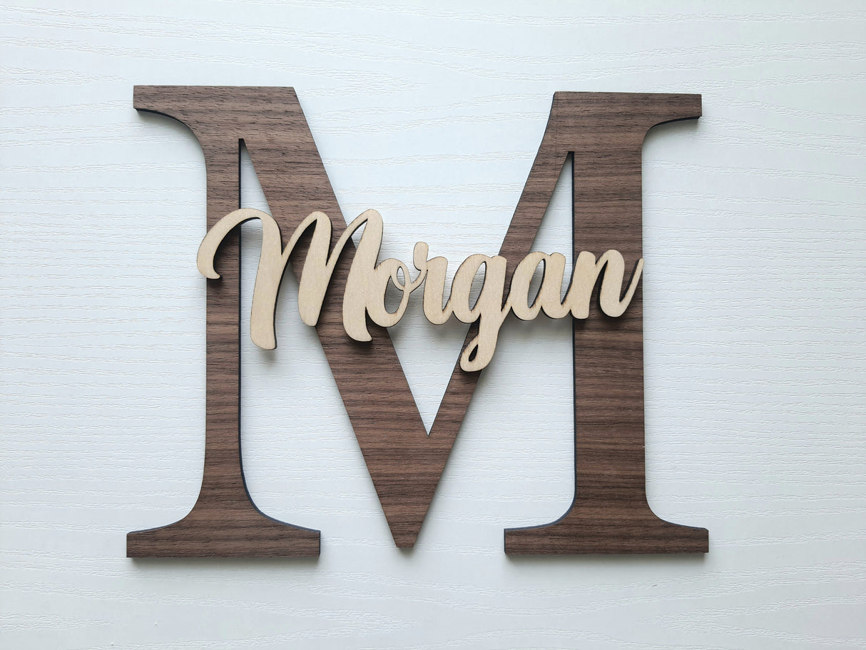 Navneskilt til dør børn i valnøddetræ og Birketræ