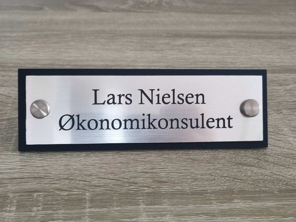 Personligt bordskilt i 2-lags akryl - Design D