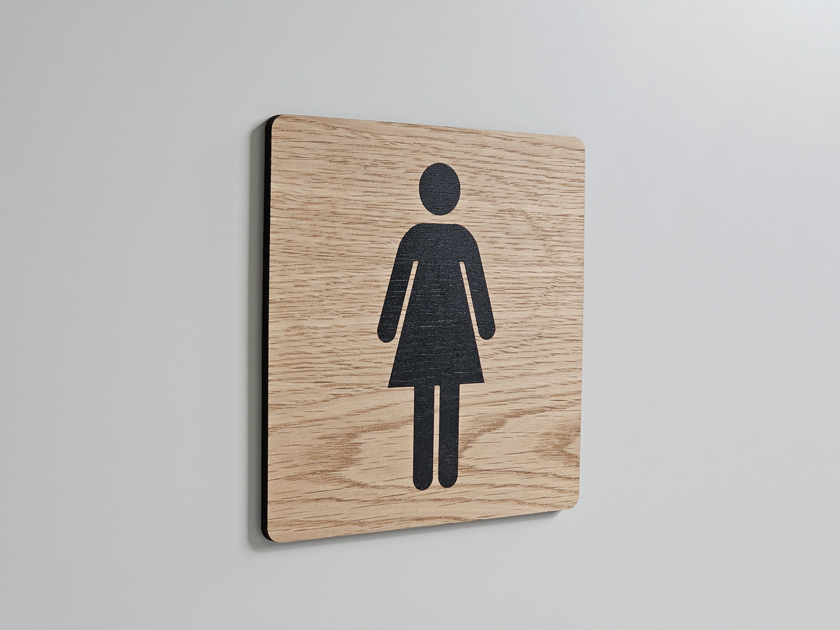 Dame toiletskilt i egetræ