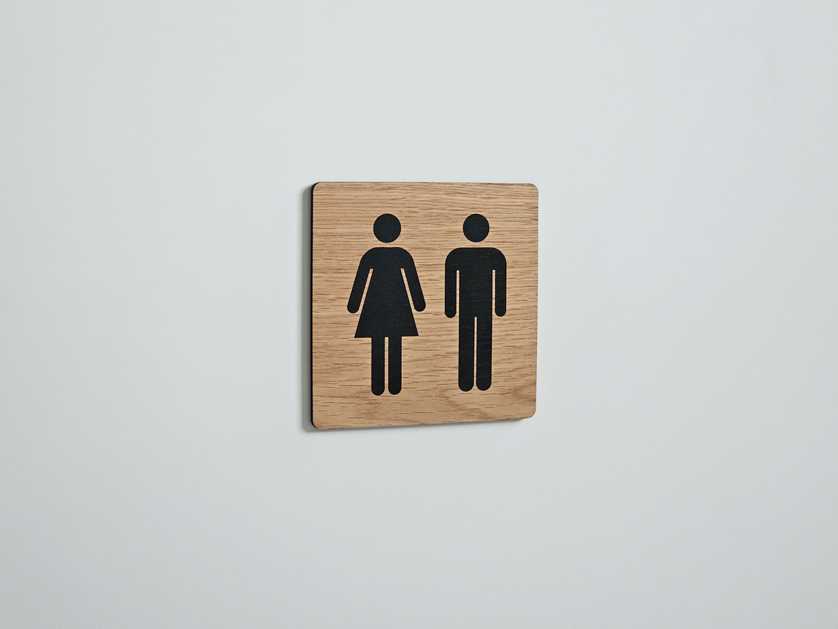 Herre og dame Toiletskilt i egetræ - Design A