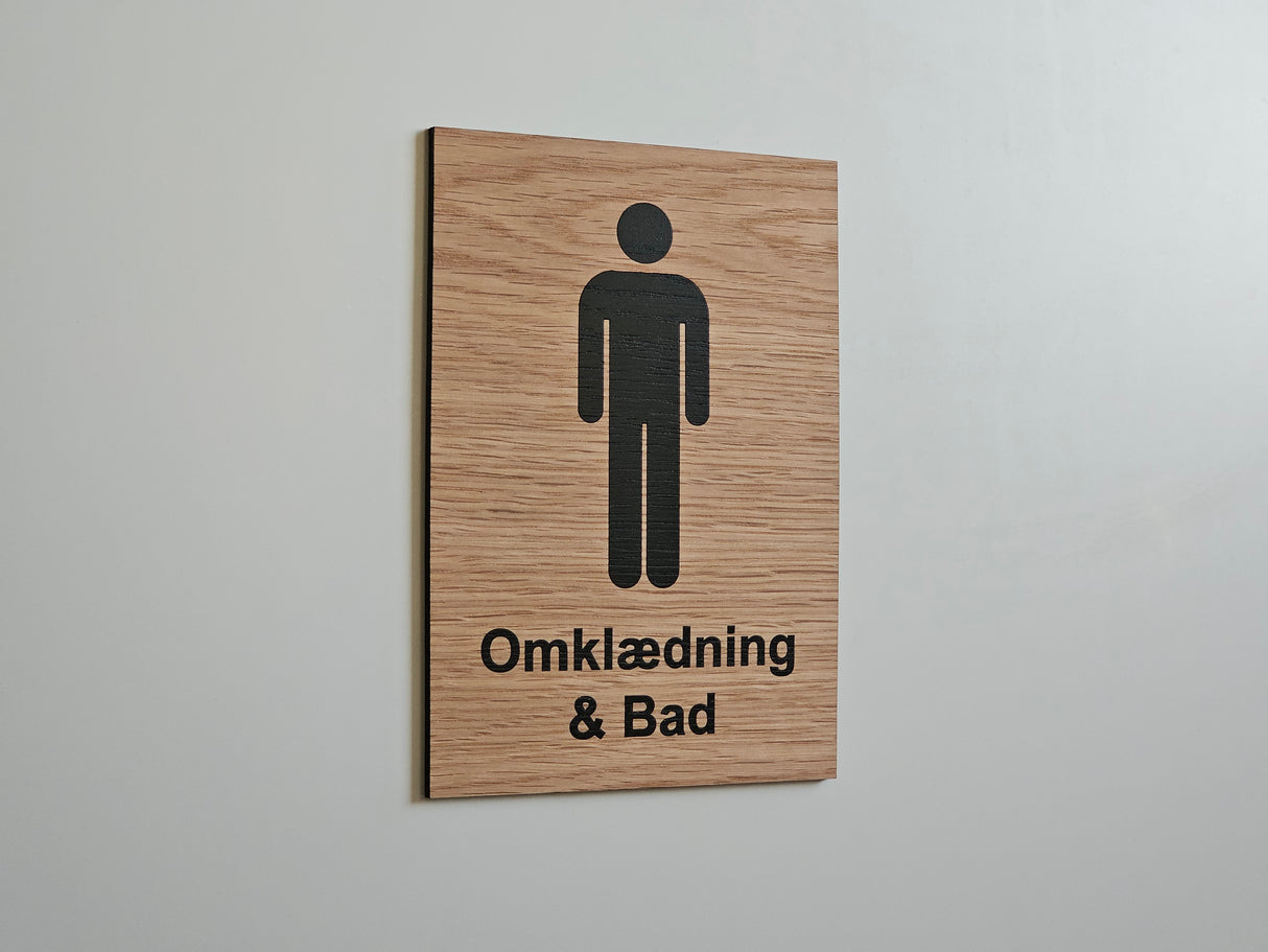 Omklædning & Bad skilt i egetræ | Herrer