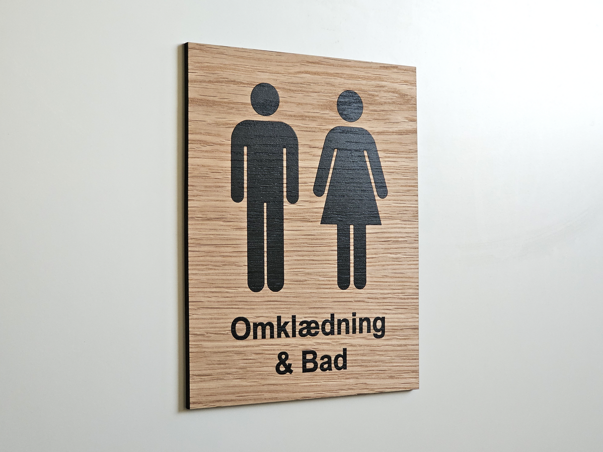 Omklædning & Bad skilt i egetræ | Damer & herrer