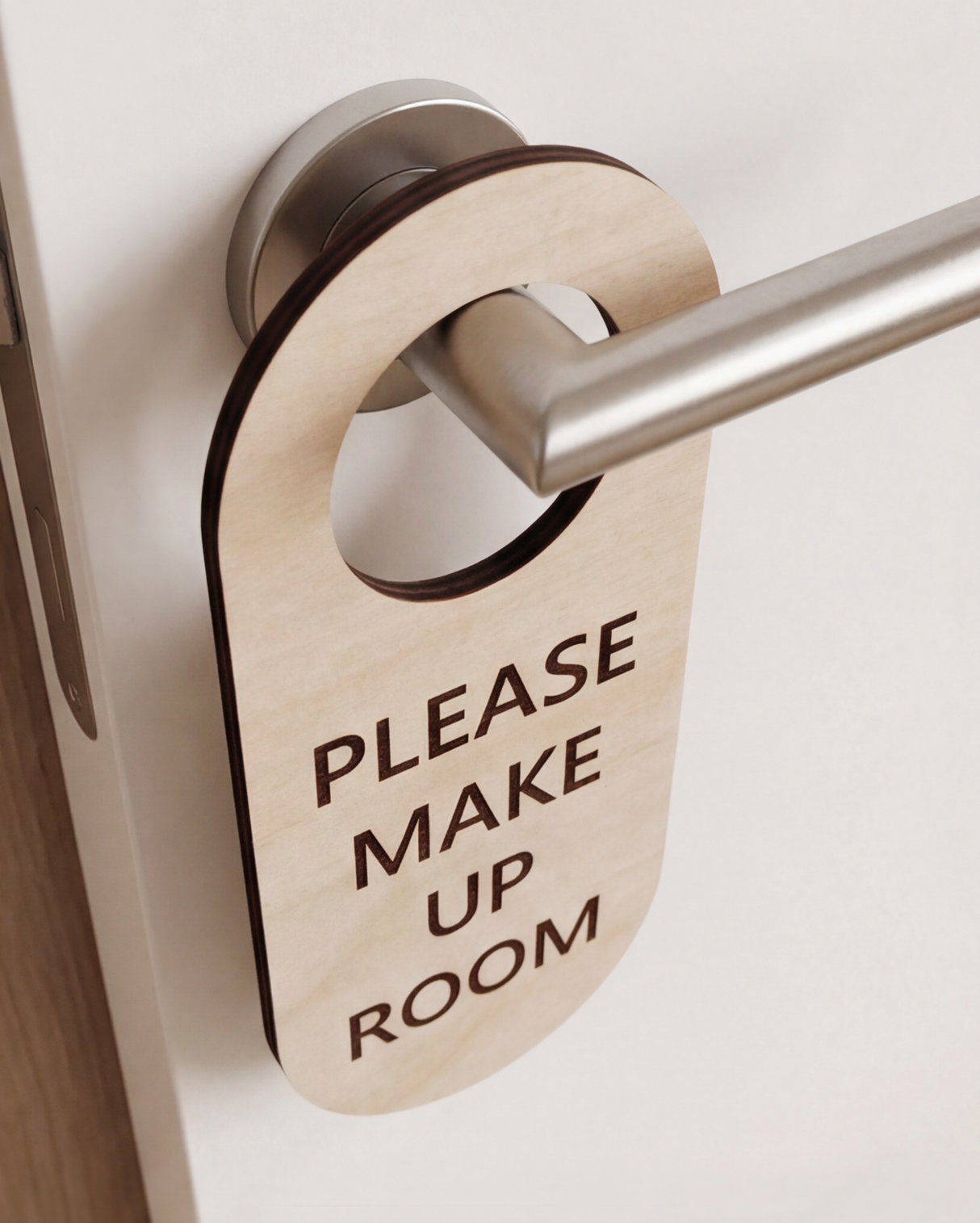 Please make up room - Dørhænger i træ