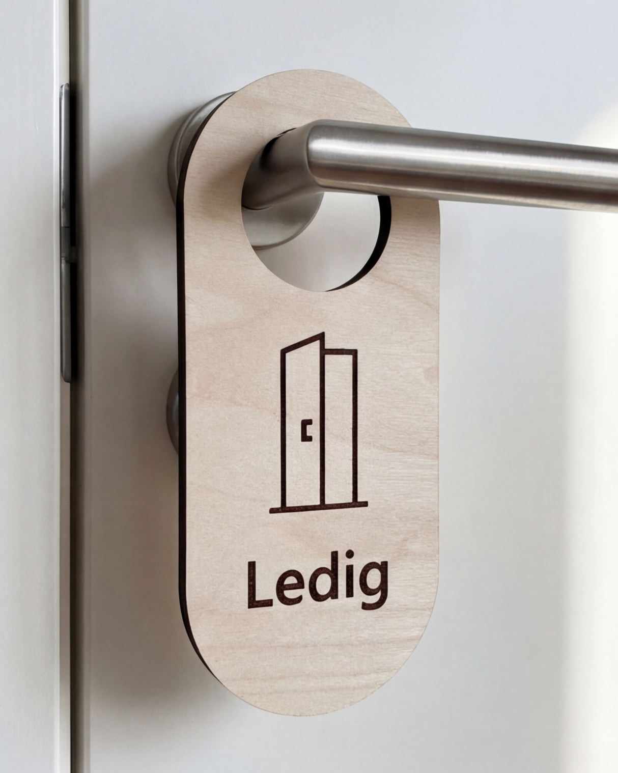 Ledig – Dørhænger i træ