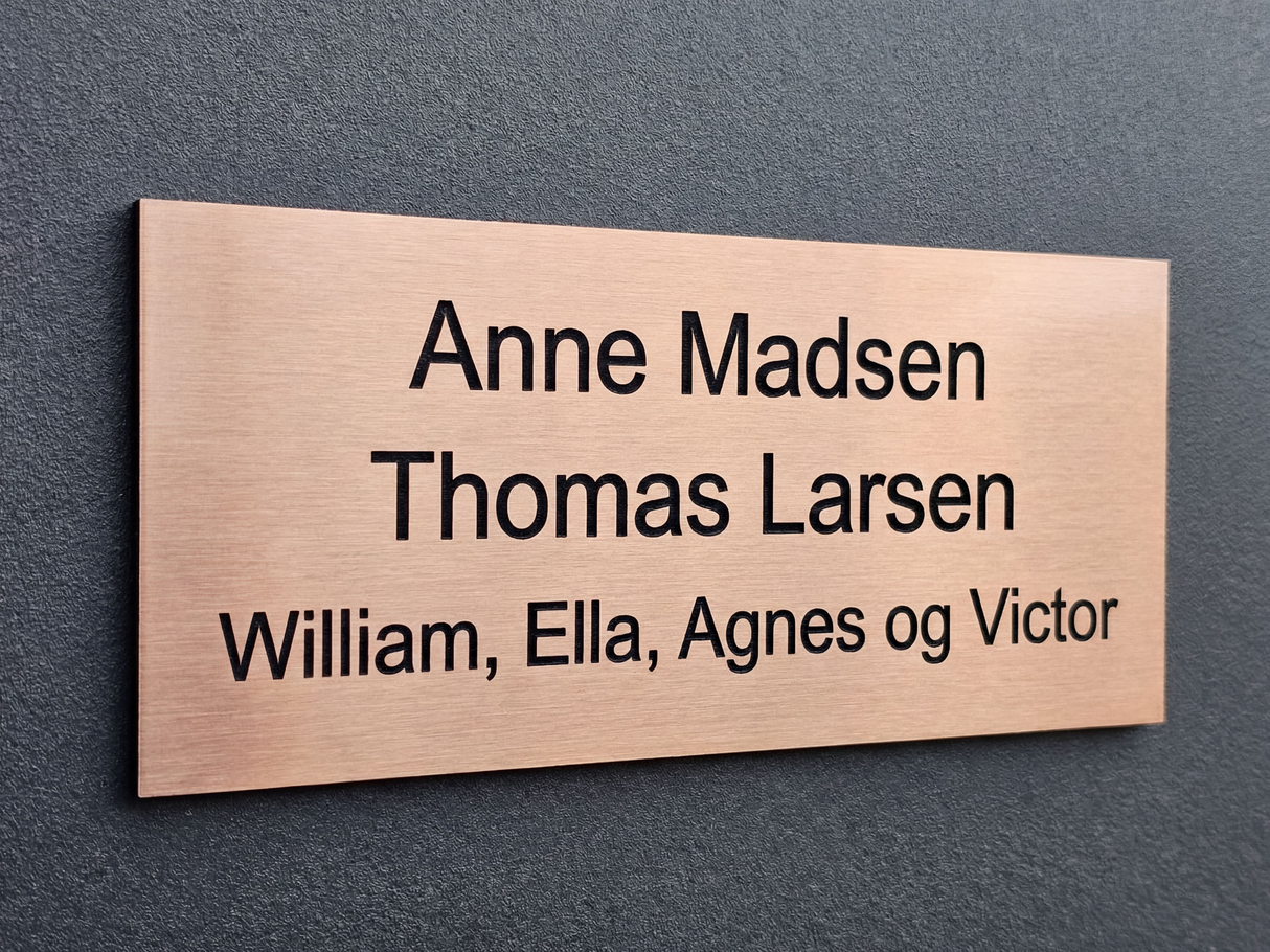 Navneskilt til postkasse med 3 tekstlinjer
