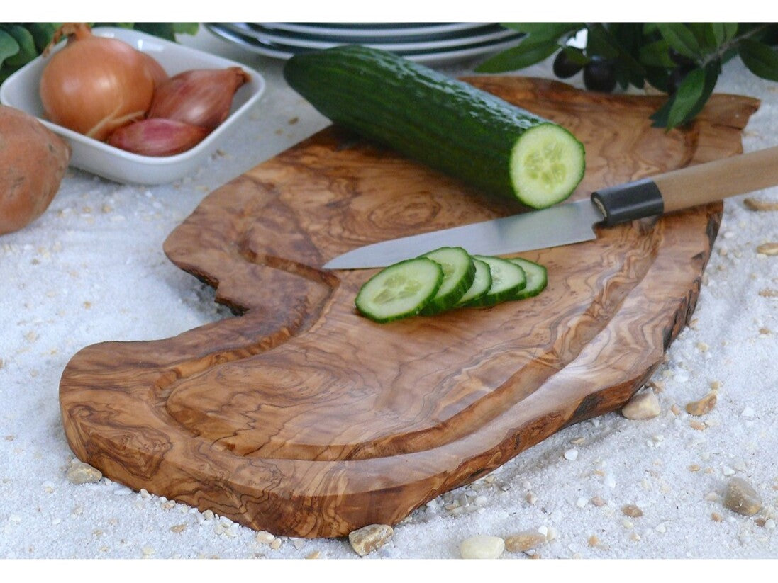 Serveringsbræt til bøf med saftrille - i oliventræ