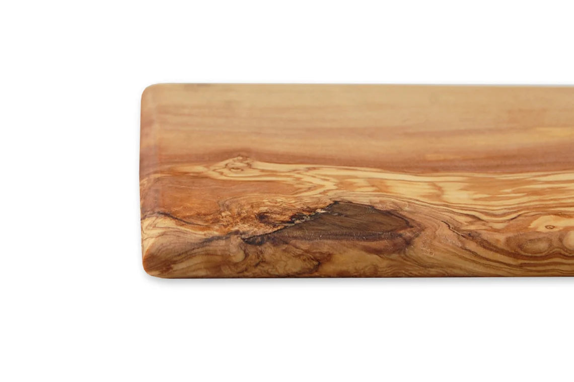 Serveringsbræt til morgenmad eller snack i oliventræ - med affasede kanter