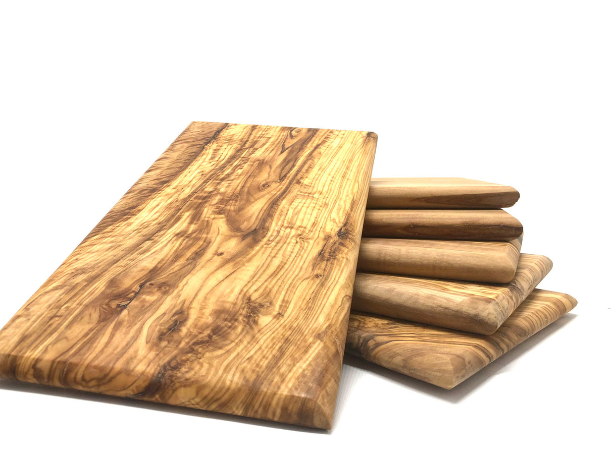 Serveringsbræt til morgenmad eller snack i oliventræ - med affasede kanter