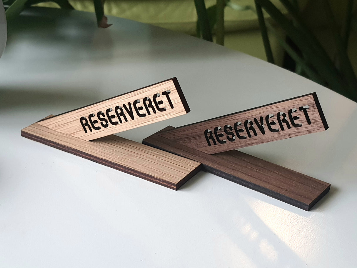 Bordskilt Reserveret i træ