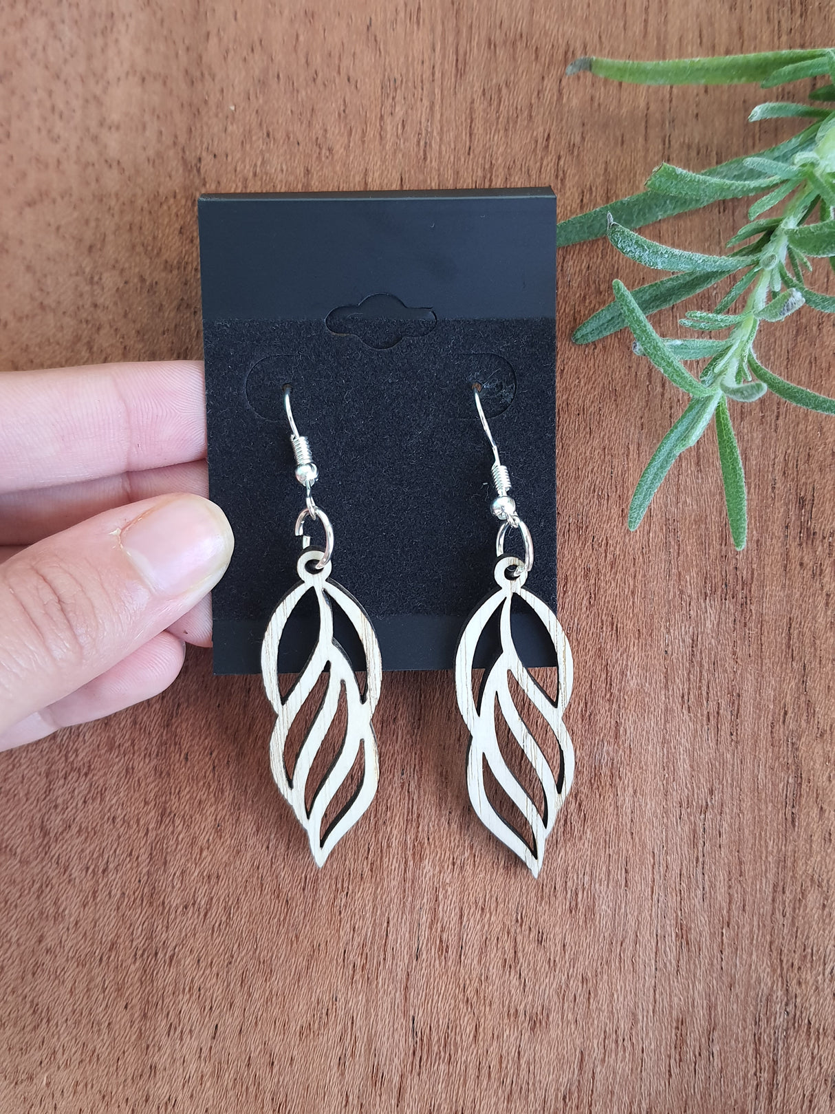 Øreringe i asketræ