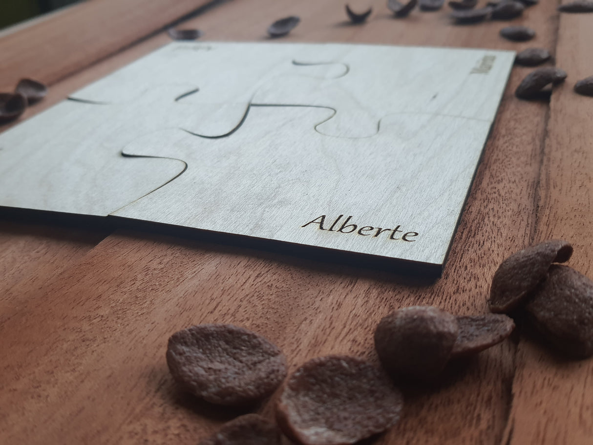 4 x Puslespil bordskåner i træ med personlig gravering- ølbrikker - Coasters