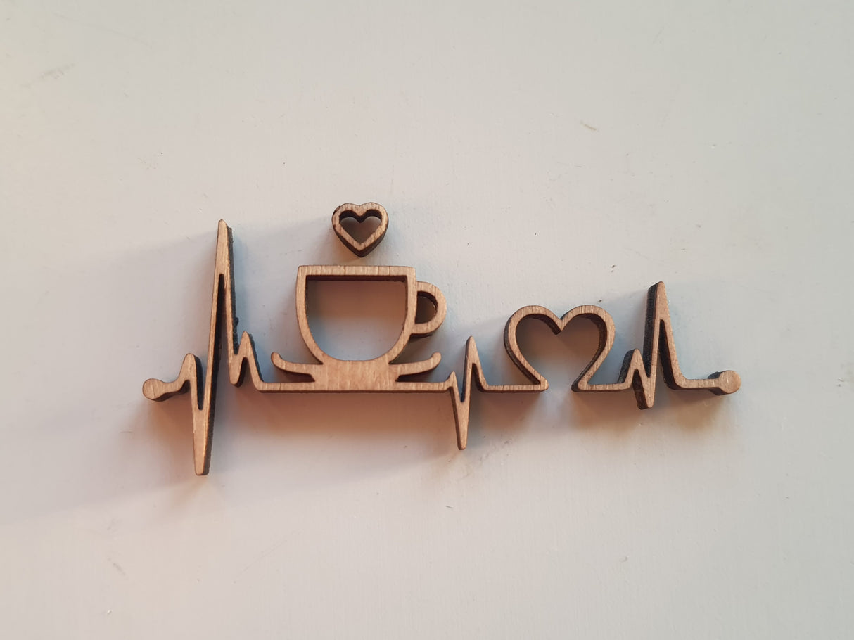 Vægdekoration til køkkenet i træ - Kaffekop Hjerteslag