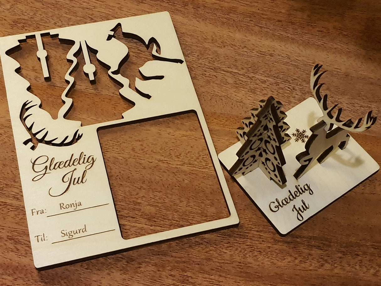 Personlig 3d Julekort med juletræ og rensdyr i træ med valgfrit tekst