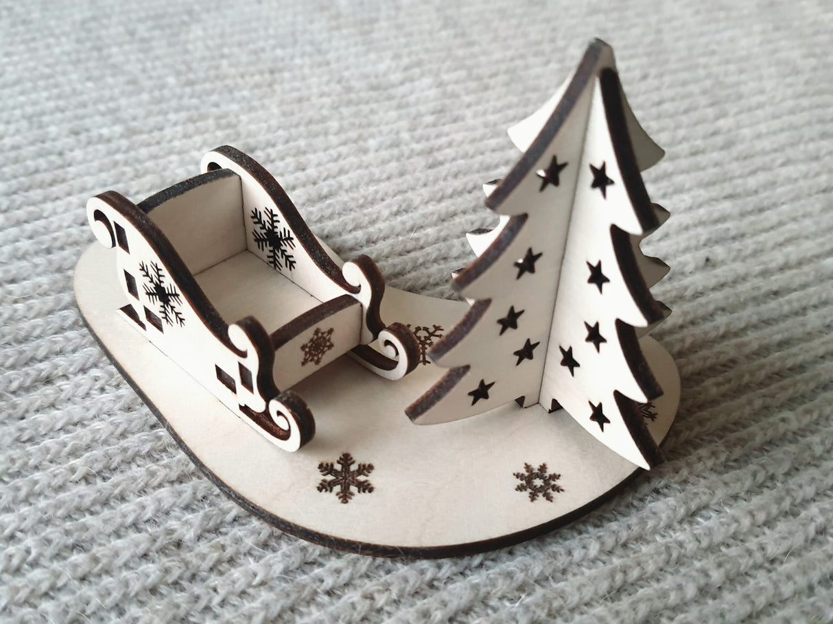 Personlig 3d Julekort med juletræ og julemandens kane i træ med valgfrit tekst