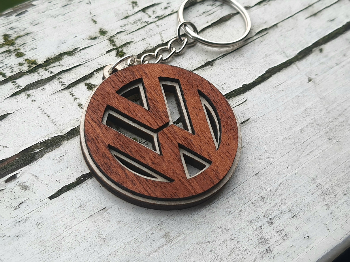 Elegant Volkswagen VW nøglering i Birketræ og Mahogni