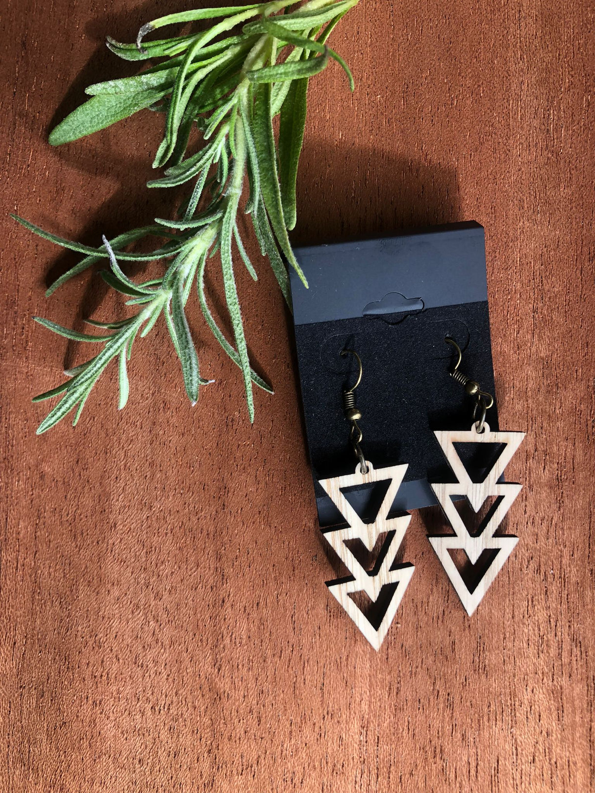 Øreringe i asketræ