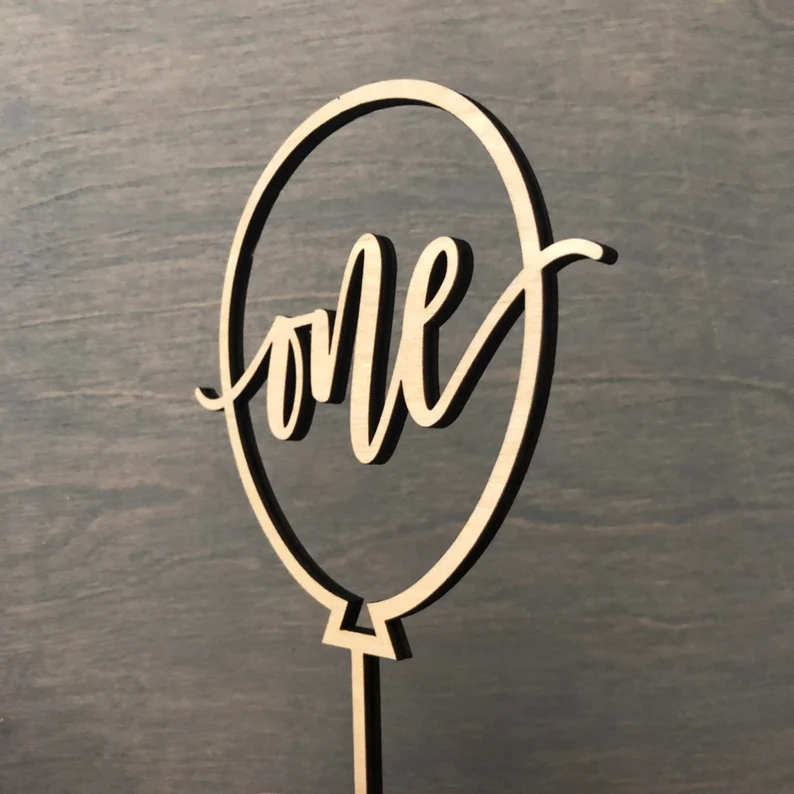 1-års Fødselsdag kagepynt / Kage topper "one" i træ - Kagedekoration