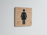 Dame toiletskilt i egetræ