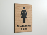 Omklædning & Bad skilt i egetræ | Damer