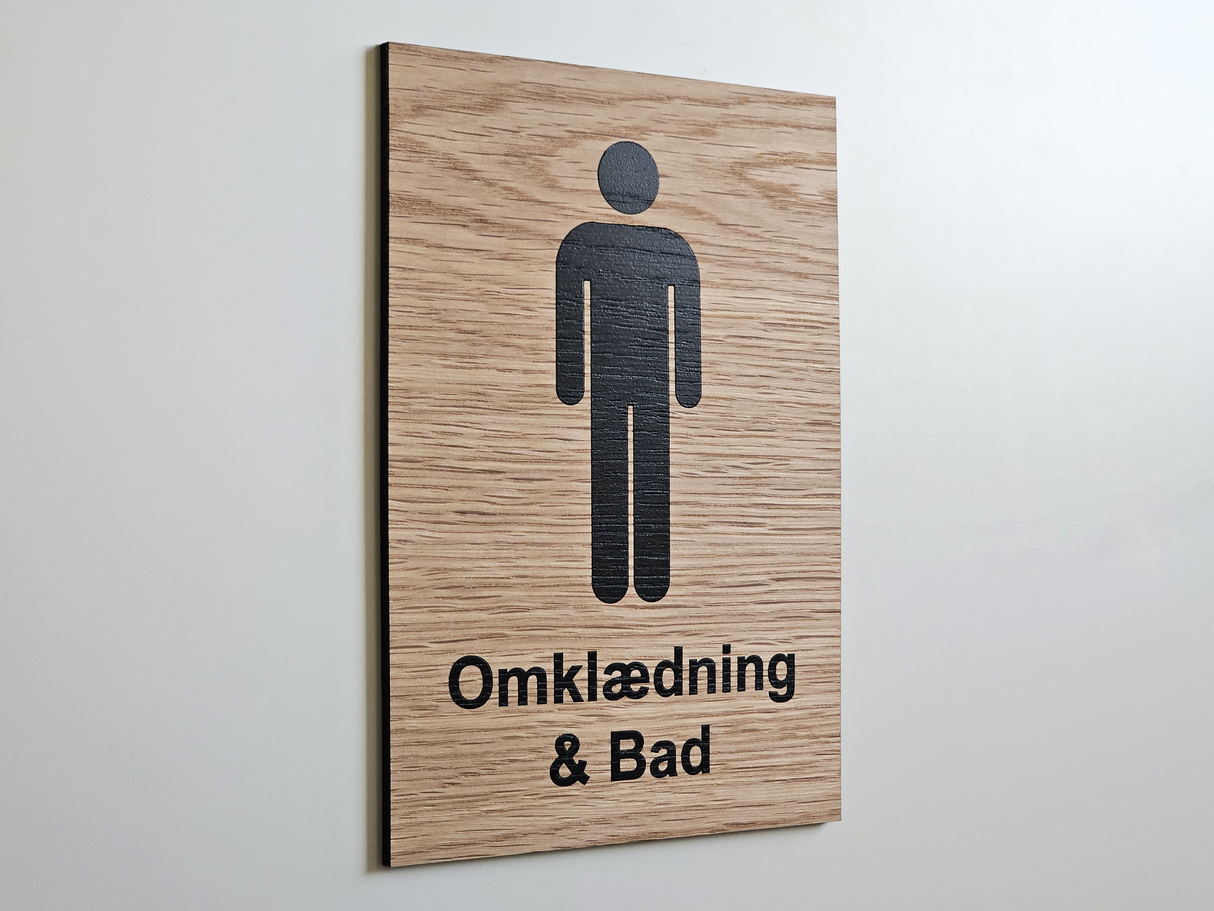 Omklædning & Bad skilt i egetræ | Herrer