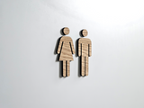 Toilet Skilt i Eg – Dame & Herre Piktogram (Separat Hoved)