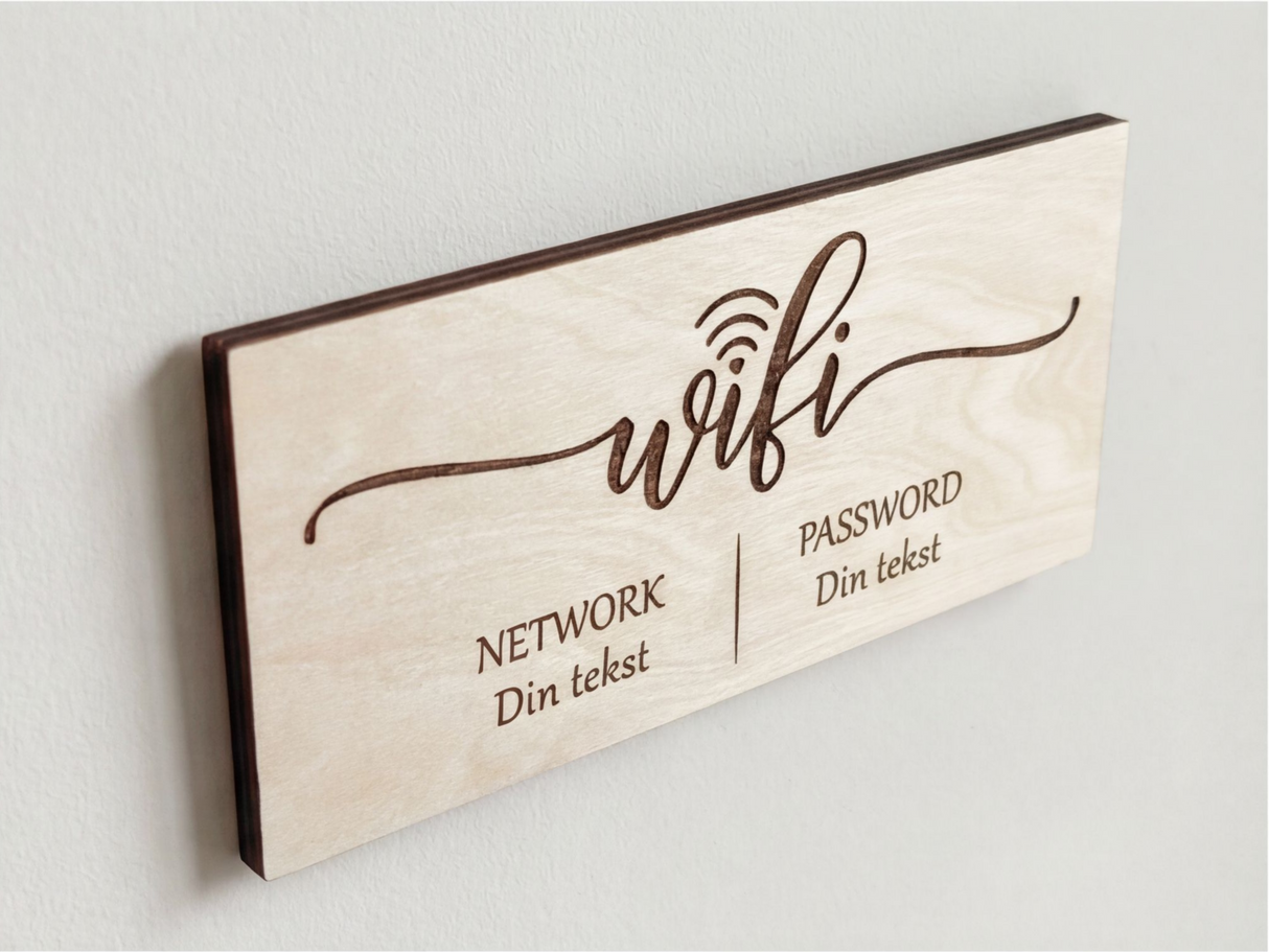 WiFi skilt i træ med personlig indgravering