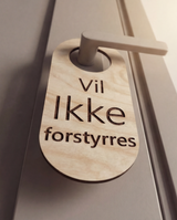 Vil ikke forstyrres - Dørhænger i træ