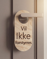 Vil ikke forstyrres - Dørhænger i træ
