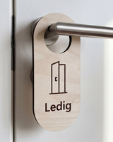 Ledig – Dørhænger i træ