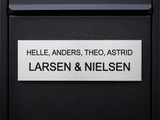 Navneskilt til postkasse