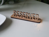 Bordskilt "Reserved" i træ