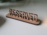 Bordskilt "Reserved" i træ