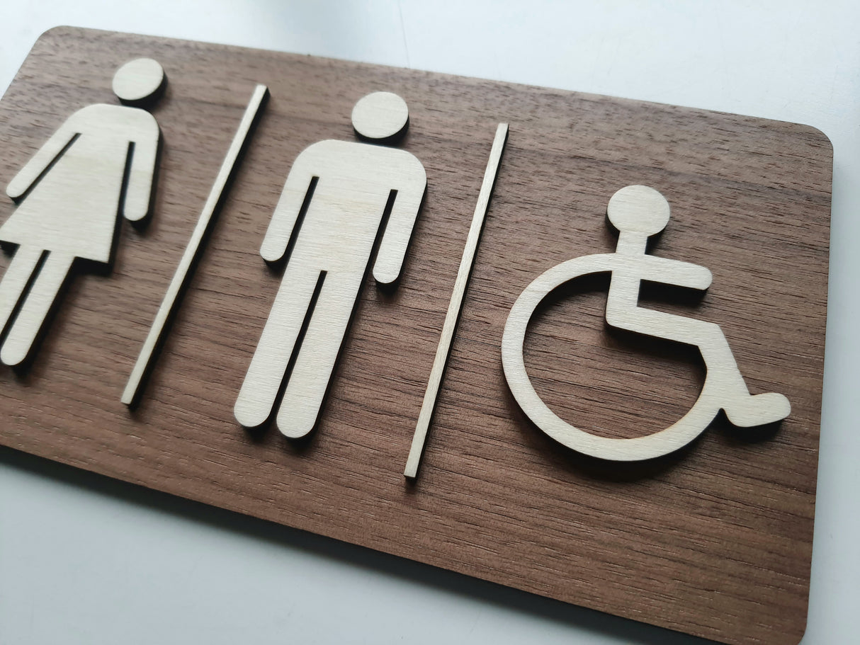 Elegant toilet skilt med Mand, Dame og Handikap piktogram I valnød- og poppeltræ
